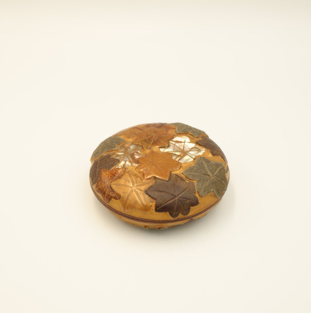 19th Century Japanese Lacquer Incense Box - Maki-e Raden Maple Leaf Kogo