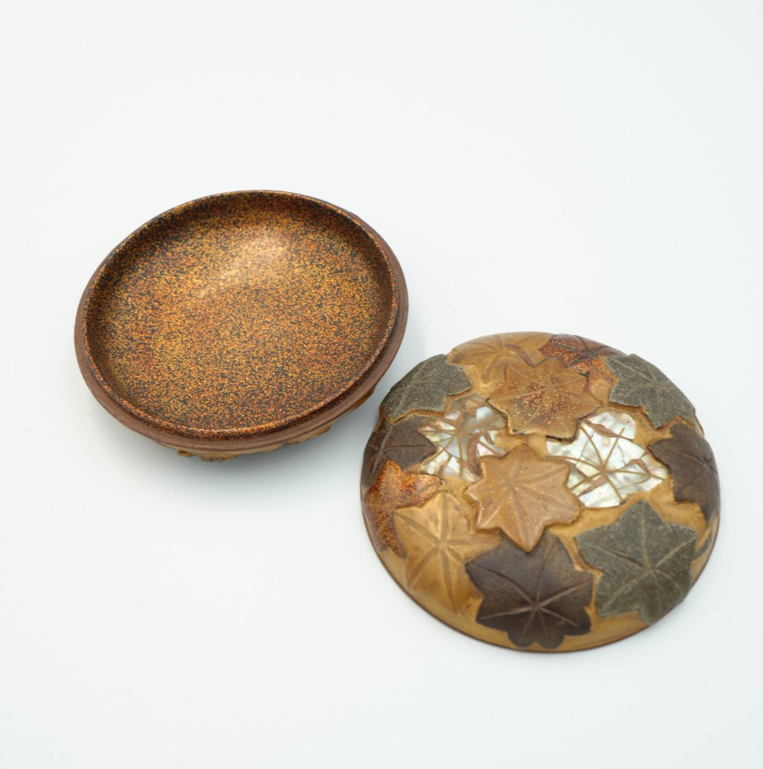 19th Century Japanese Lacquer Incense Box - Maki-e Raden Maple Leaf Kogo