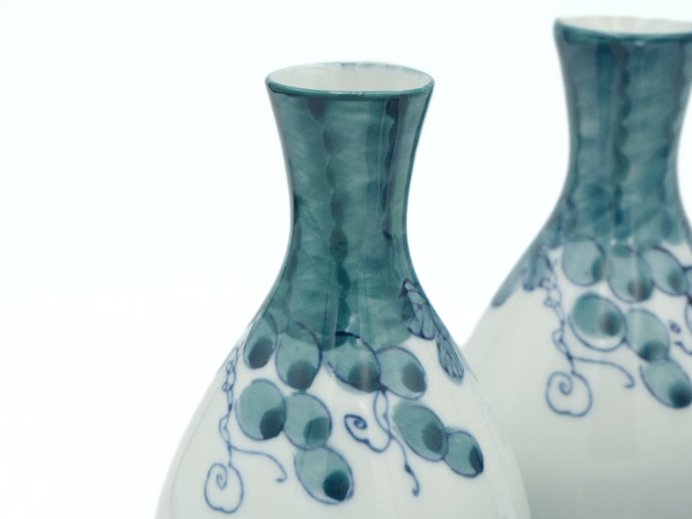 Japanese Blue and White Sometsuke Grape Tokkuri Sake Bottle — Sanpo, Showa Period, Arita or Kyo Ware
